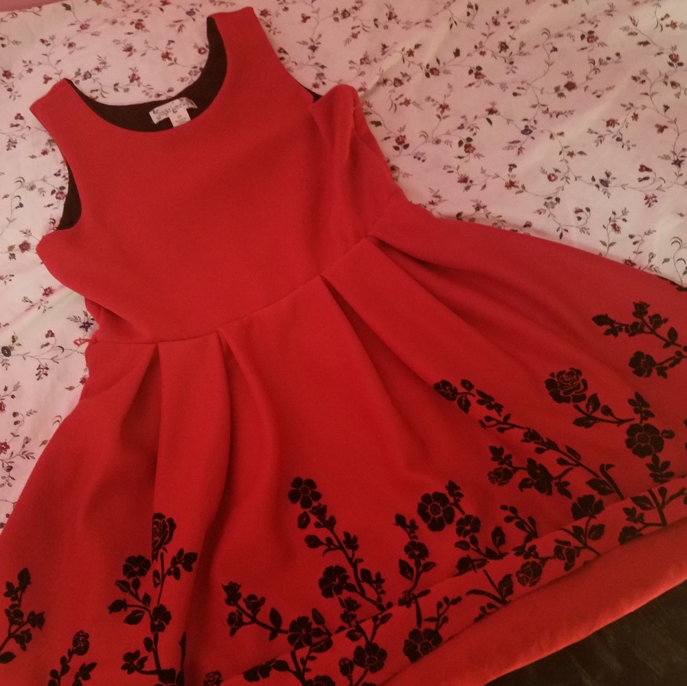 Delightful red dress ❤